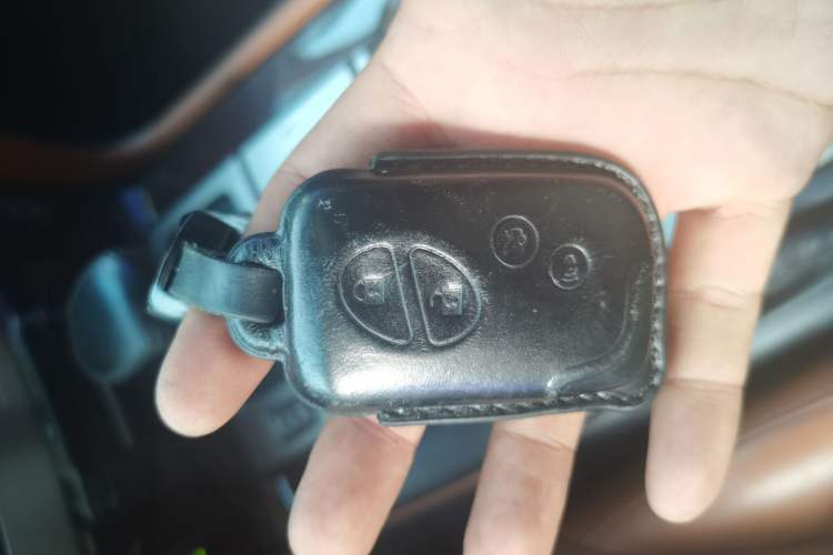 Used Lexus LX  Vehicle Key