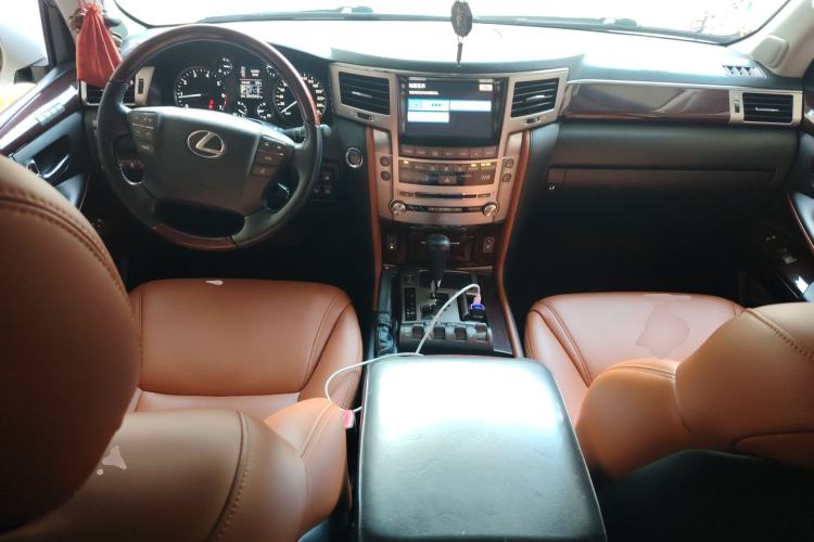 Used Lexus LX 2013 570 Center Console