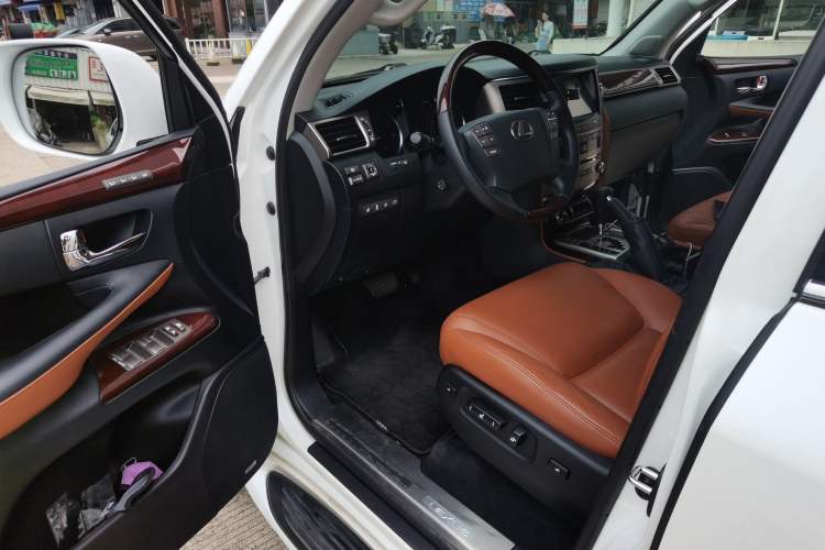 Used Lexus LX 2013 570 Driver Seat