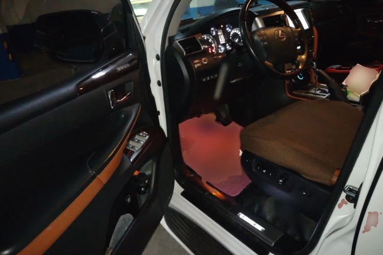 Used Lexus LX 2013 570 Driver Seat