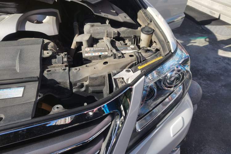 Used Lexus LX 2013 570 Engine Bay Left