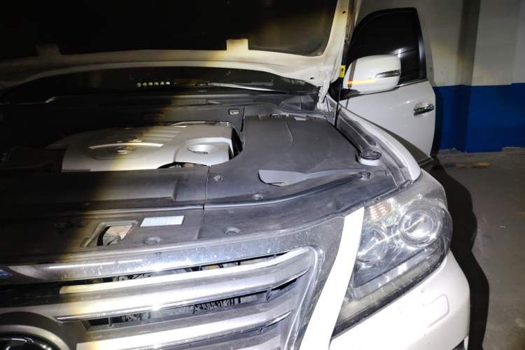 Used Lexus LX 2013 570 Engine Bay Left