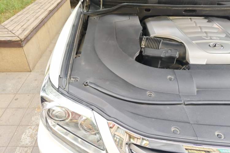 Used Lexus LX 2013 570 Engine Bay Right