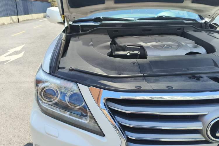 Used Lexus LX 2013 570 Engine Bay Right