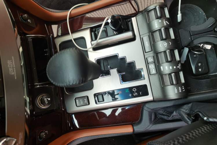 Used Lexus LX 2013 570 Gear Lever