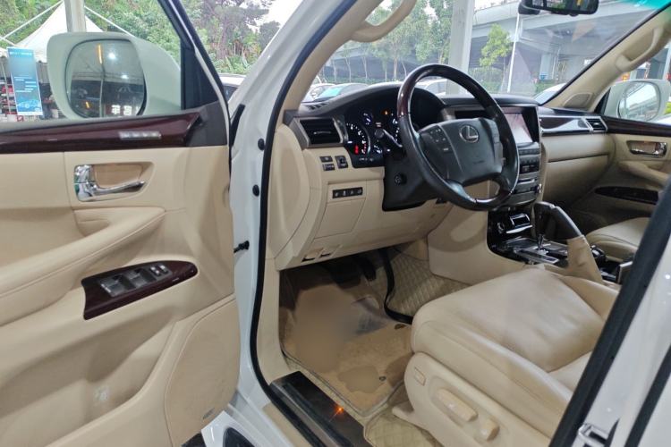 Used Lexus LX 2013 570 Interior 3