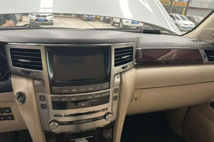 Used Lexus LX 2013 570 Interior 4
