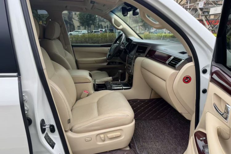 Used Lexus LX 2013 570 Interior 8