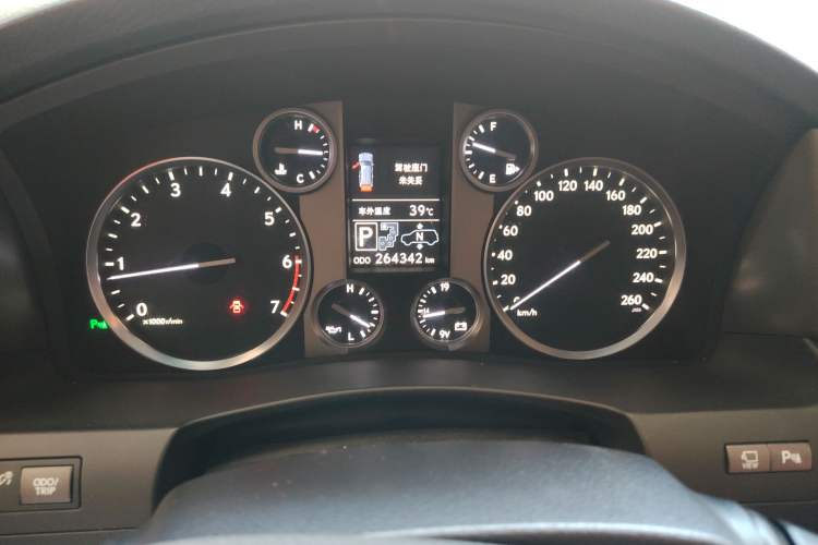 Used Lexus LX 2013 570 Odometer Close Up
