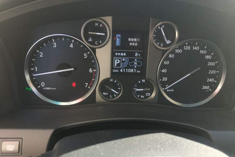 Used Lexus LX 2013 570 Odometer Close Up