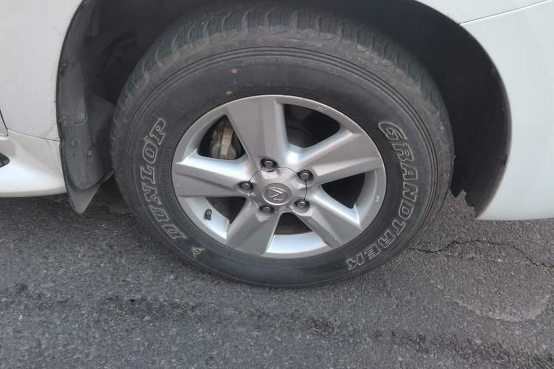 Used Lexus LX 2013 570 Right Front Wheel Hub