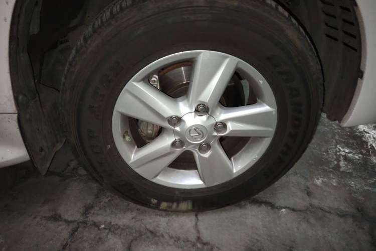 Used Lexus LX 2013 570 Right Front Wheel Hub