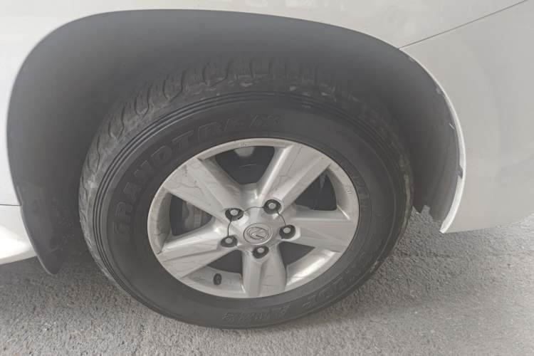 Used Lexus LX 2013 570 Right Front Wheel Hub