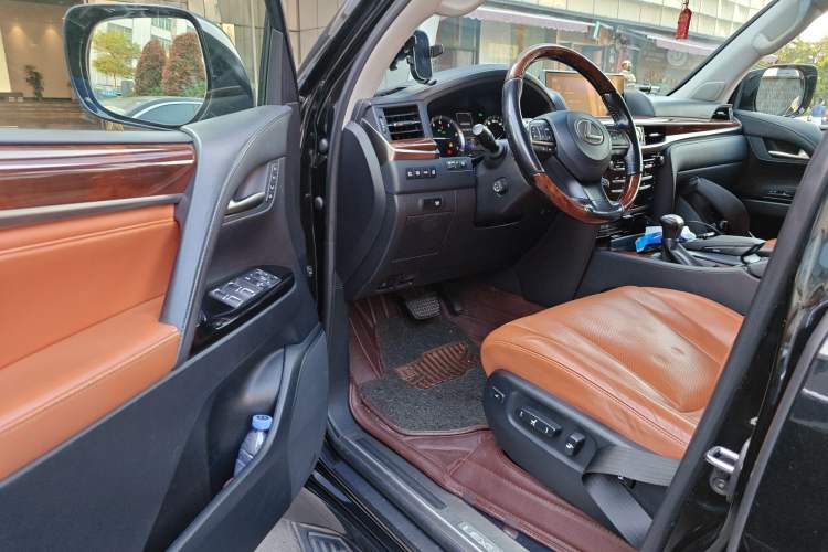 Used Lexus LX 2016 570 Prestige Luxury Edition Driver Seat