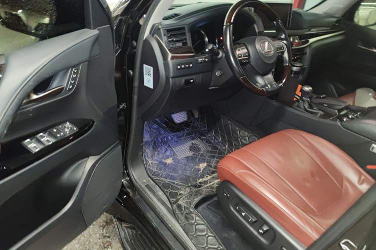 Used Lexus LX 2016 570 Prestige Luxury Edition Driver Seat