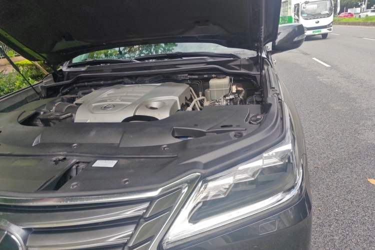 Used Lexus LX 2016 570 Prestige Luxury Edition Engine Bay Left