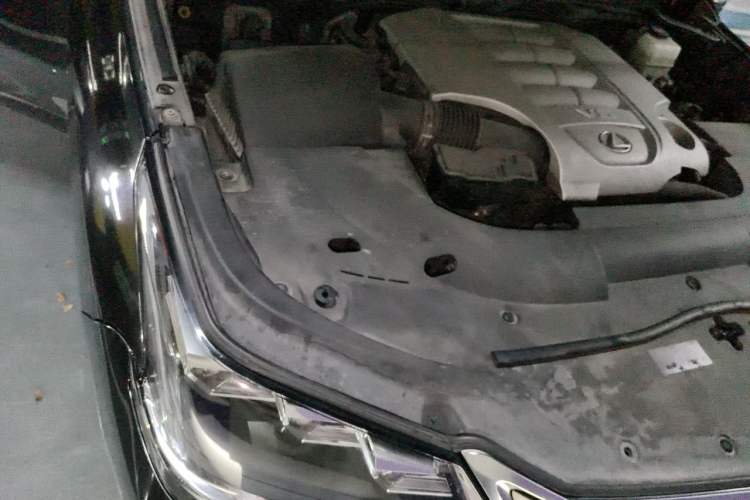 Used Lexus LX 2016 570 Prestige Luxury Edition Engine Bay Right