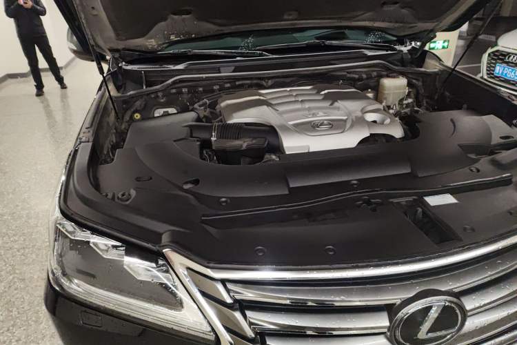 Used Lexus LX 2016 570 Prestige Luxury Edition Engine Bay Right