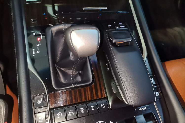 Used Lexus LX 2016 570 Prestige Luxury Edition Gear Lever