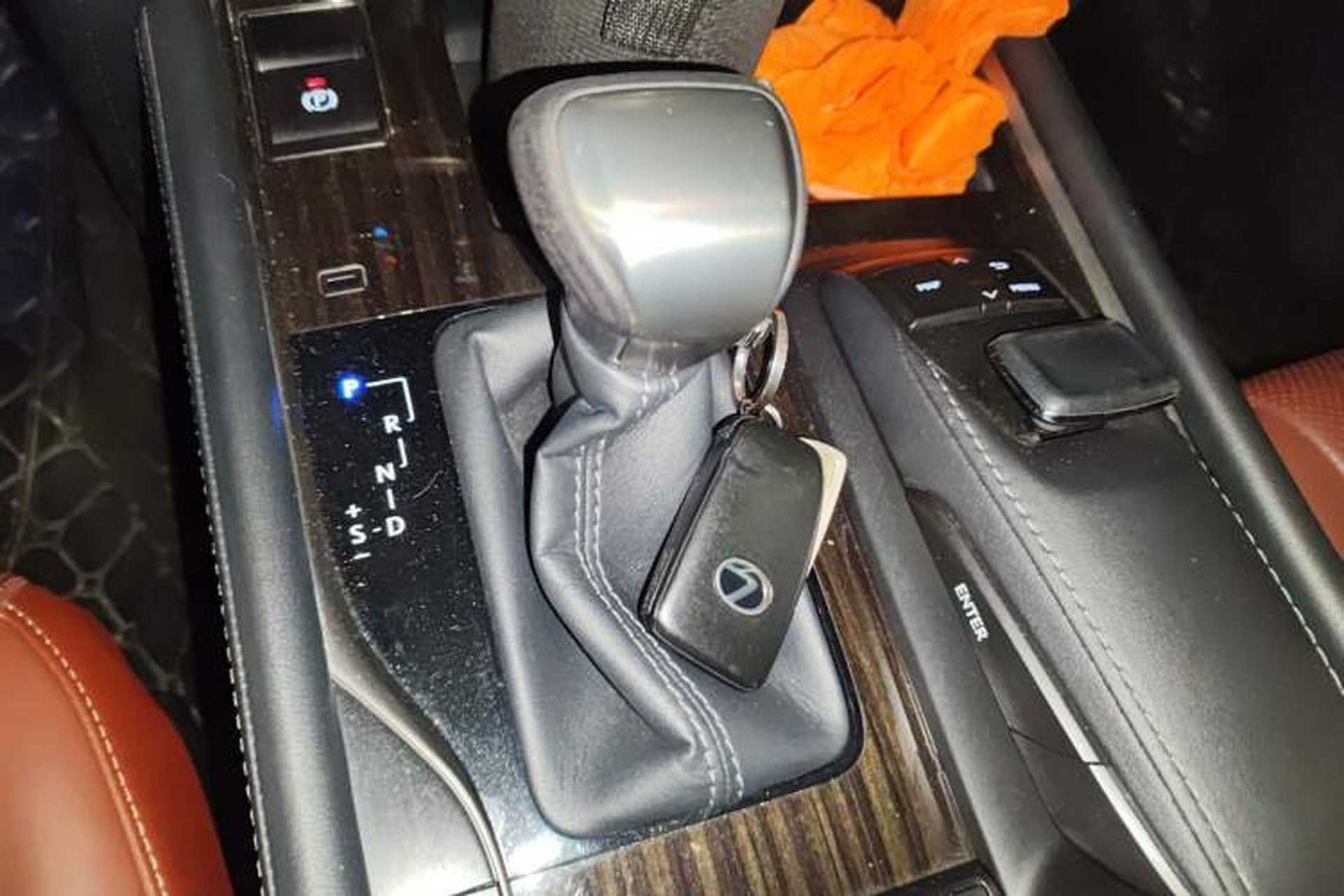 Used Lexus LX 2016 570 Prestige Luxury Edition Gear Lever