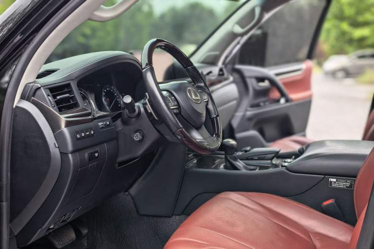 Used Lexus LX 2016 570 Prestige Luxury Edition Interior 2