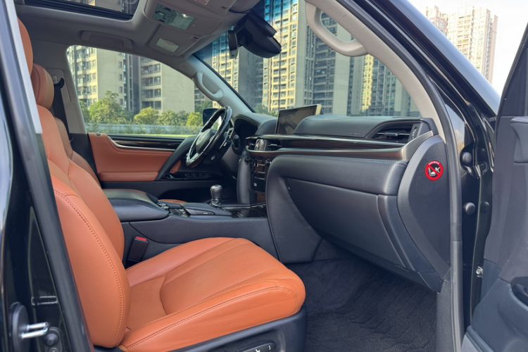 Used Lexus LX 2016 570 Prestige Luxury Edition Interior 3