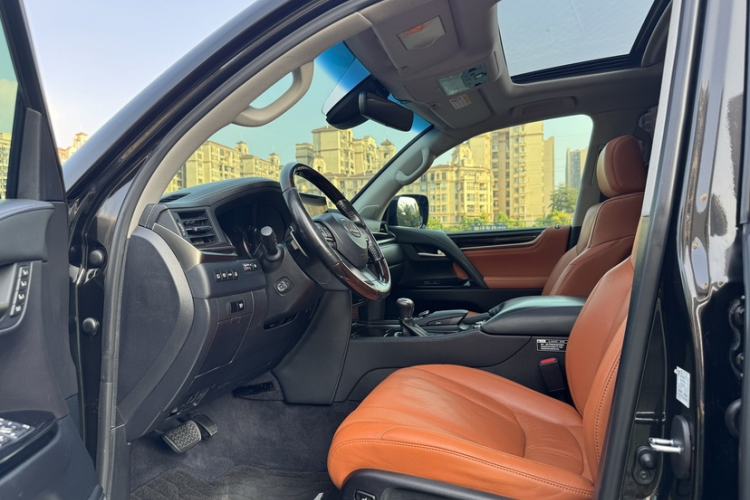 Used Lexus LX 2016 570 Prestige Luxury Edition Interior 4