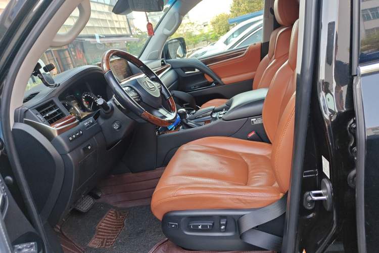 Used Lexus LX 2016 570 Prestige Luxury Edition Left Front Seat