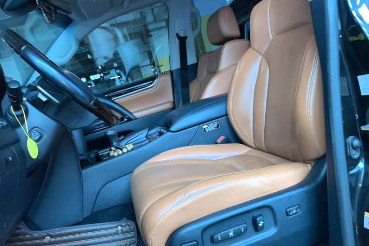 Used Lexus LX 2016 570 Prestige Luxury Edition Left Front Seat