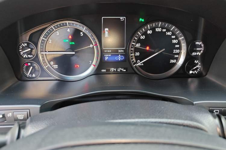 Used Lexus LX 2016 570 Prestige Luxury Edition Odometer Close Up