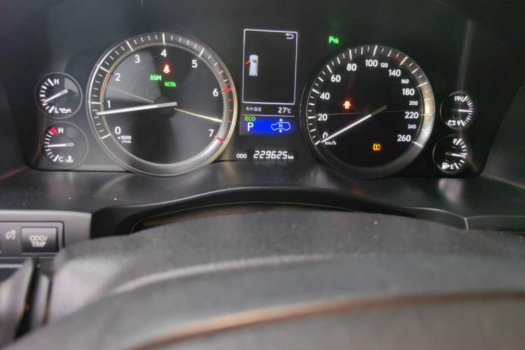 Used Lexus LX 2016 570 Prestige Luxury Edition Odometer Close Up