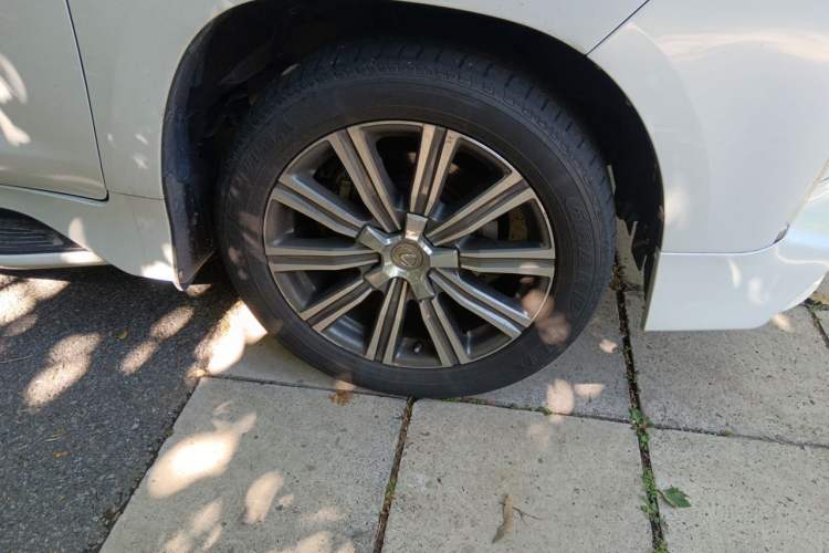 Used Lexus LX 2016 570 Prestige Luxury Edition Right Front Wheel Hub