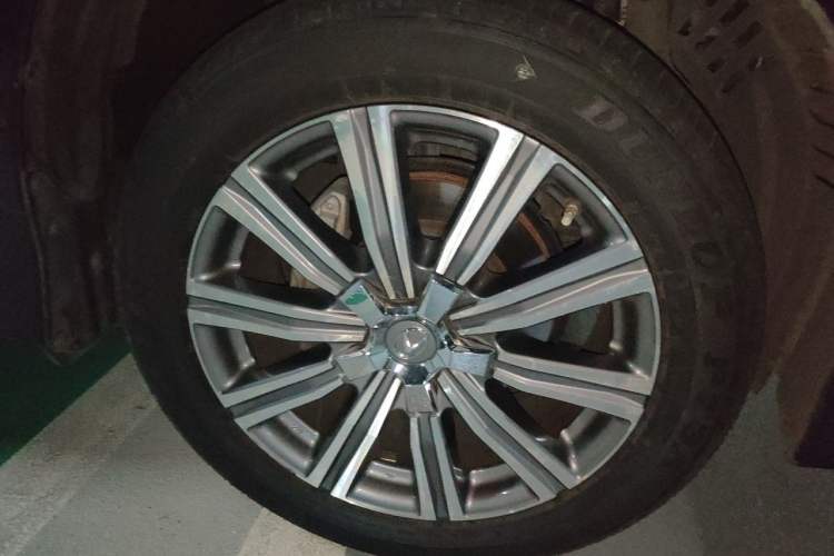 Used Lexus LX 2016 570 Prestige Luxury Edition Right Front Wheel Hub