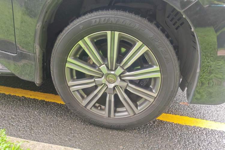 Used Lexus LX 2016 570 Prestige Luxury Edition Right Front Wheel Hub