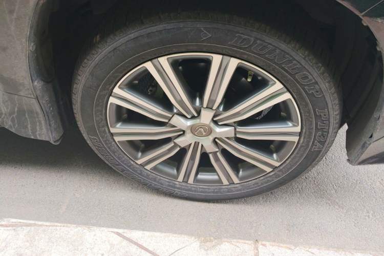 Used Lexus LX 2016 570 Prestige Luxury Edition Right Front Wheel Hub