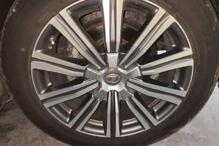 Used Lexus LX 2016 570 Prestige Luxury Edition Right Front Wheel Hub