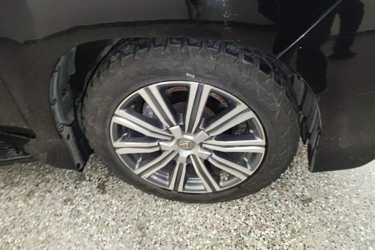 Used Lexus LX 2016 570 Prestige Luxury Edition Right Front Wheel Hub