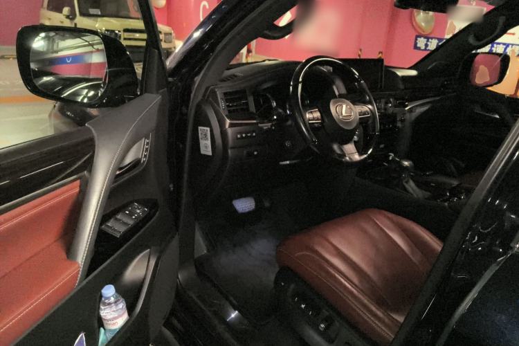Used Lexus LX 2016 570 Dynamic Luxury Edition Driver Seat