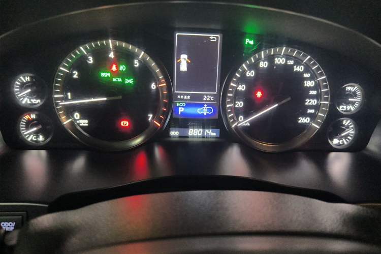 Used Lexus LX 2016 570 8-Seater Parallel Import Odometer Close Up