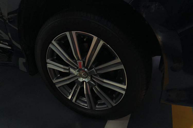 Used Lexus LX 2016 570 8-Seater Parallel Import Right Front Wheel Hub