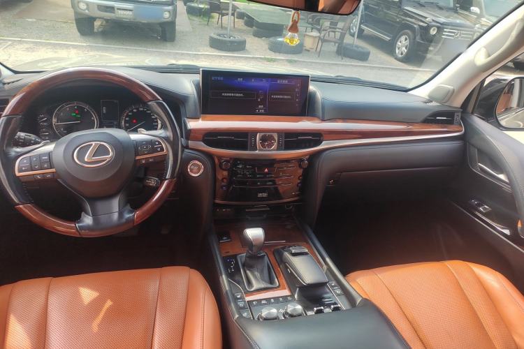 Used Lexus LX 2016 570 Prestige Luxury Edition Interior 2