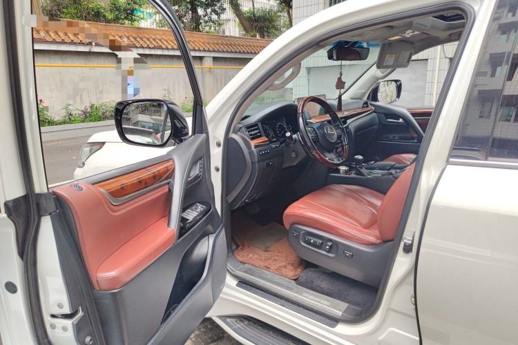 Used Lexus LX 2016 570 Dynamic Luxury Edition Driver Seat