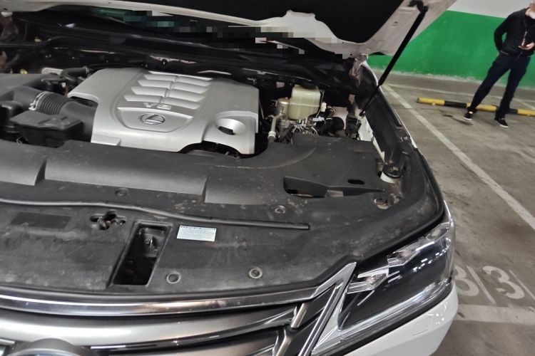 Used Lexus LX 2016 570 Prestige Luxury Edition Engine Bay Left