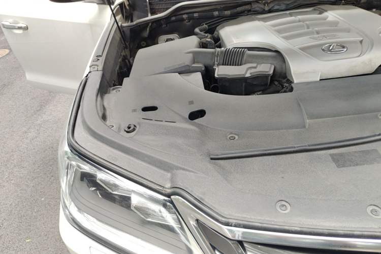 Used Lexus LX 2016 570 Dynamic Luxury Edition Engine Bay Right