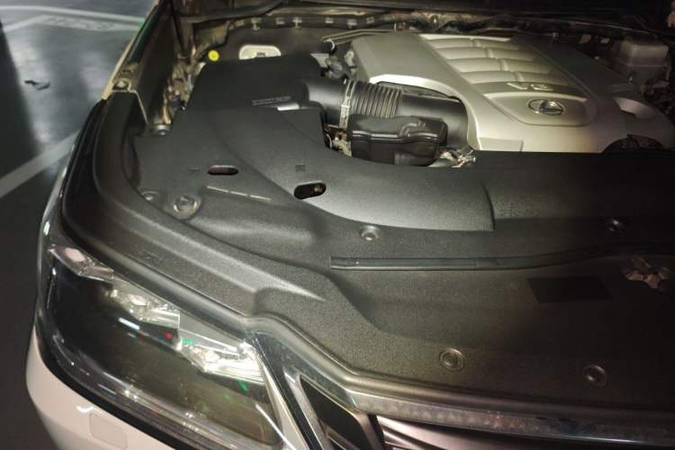 Used Lexus LX 2016 570 Dynamic Luxury Edition Engine Bay Right