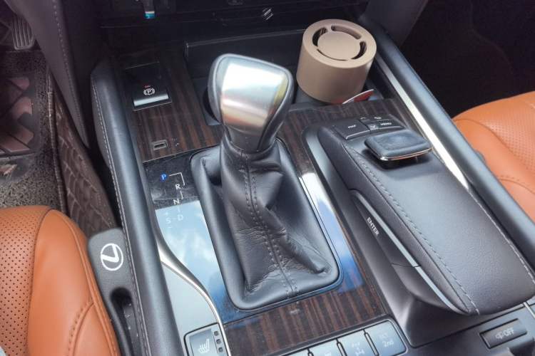 Used Lexus LX 2016 570 Dynamic Luxury Edition Gear Lever