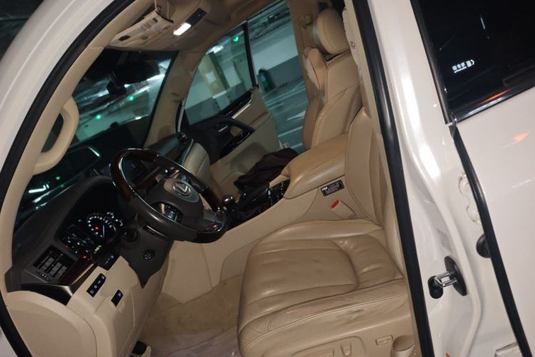 Used Lexus LX 2016 570 Dynamic Luxury Edition Left Front Seat
