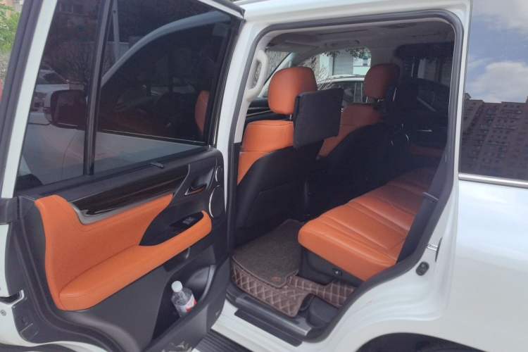 Used Lexus LX 2016 570 Dynamic Luxury Edition Left Rear Seat