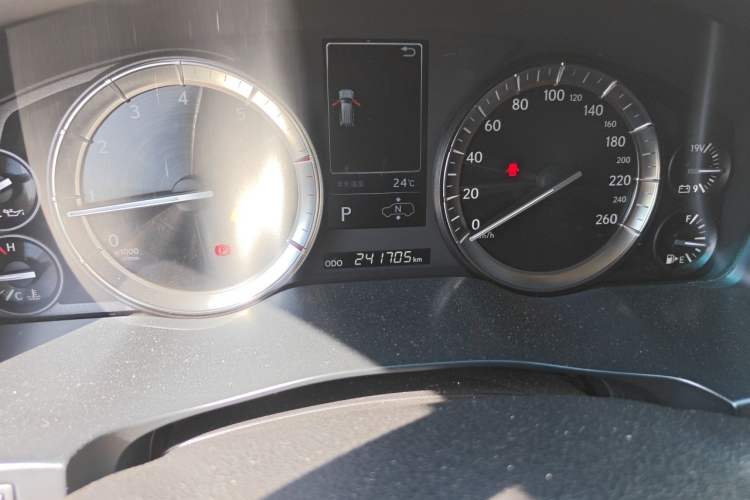 Used Lexus LX 2016 570 Dynamic Luxury Edition Odometer Close Up