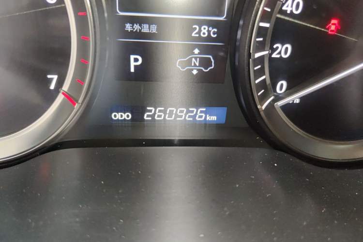 Used Lexus LX 2016 570 Dynamic Luxury Edition Odometer Close Up